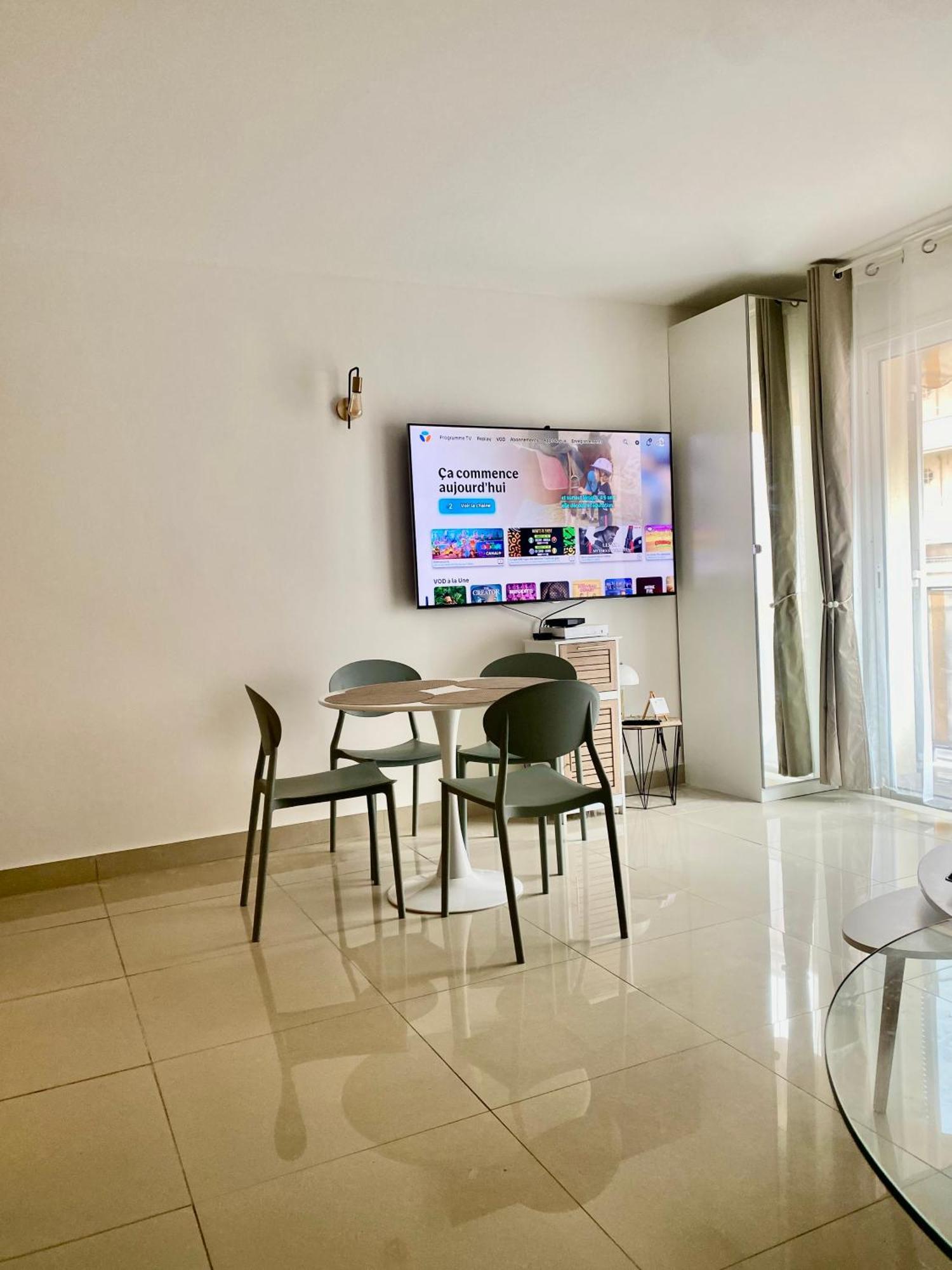 3 Pieces- Vieux Port- Terrasse - Parking Possible Apartment Cannes Luaran gambar