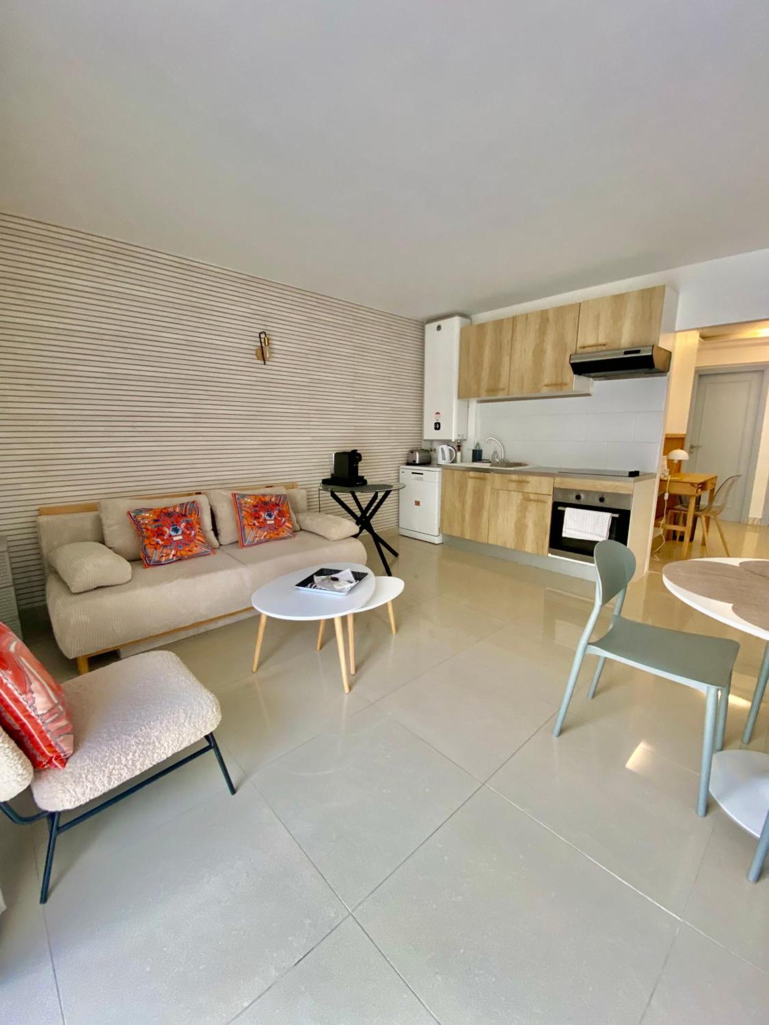 3 Pieces- Vieux Port- Terrasse - Parking Possible Apartment Cannes Luaran gambar