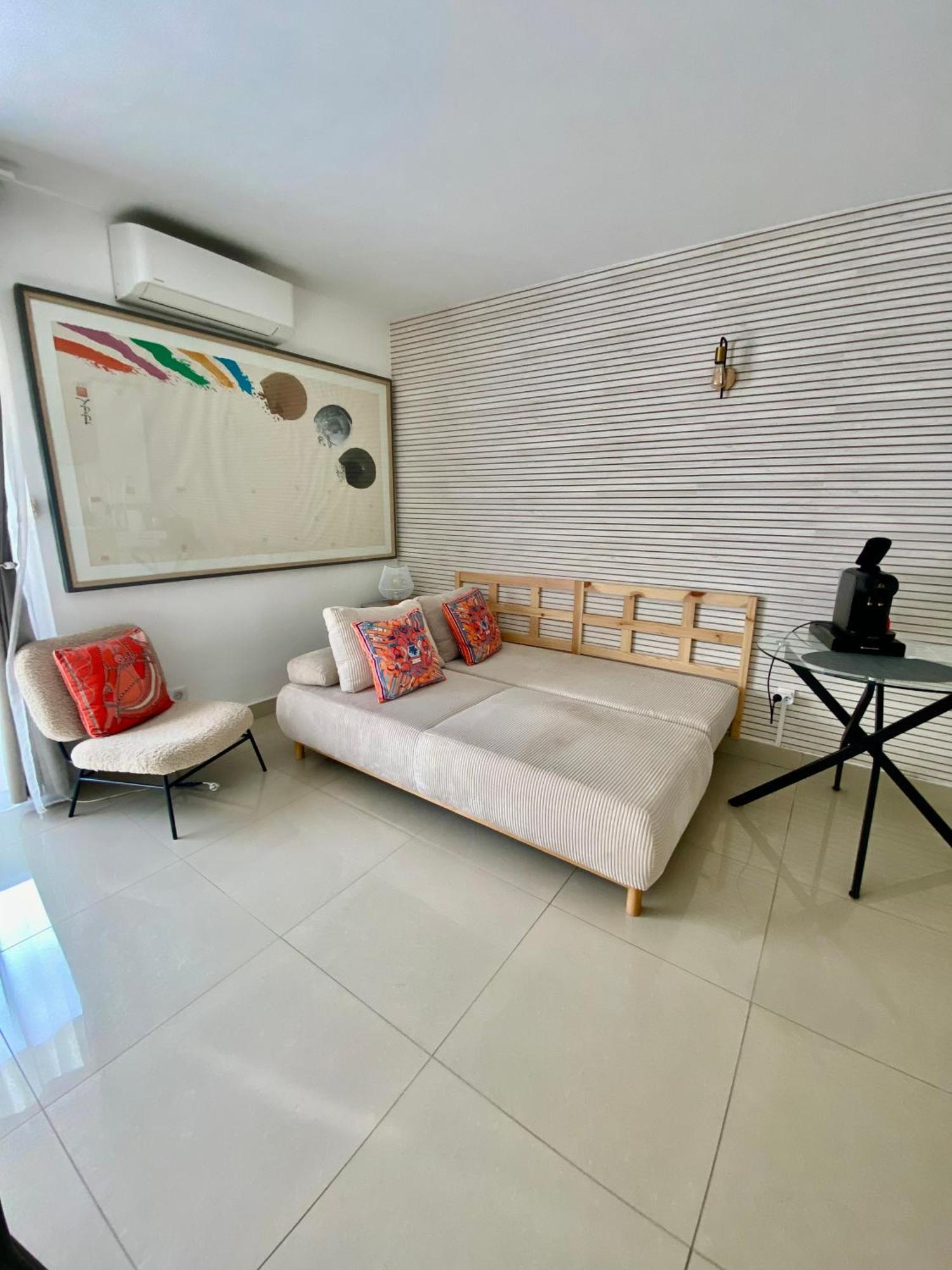 3 Pieces- Vieux Port- Terrasse - Parking Possible Apartment Cannes Luaran gambar