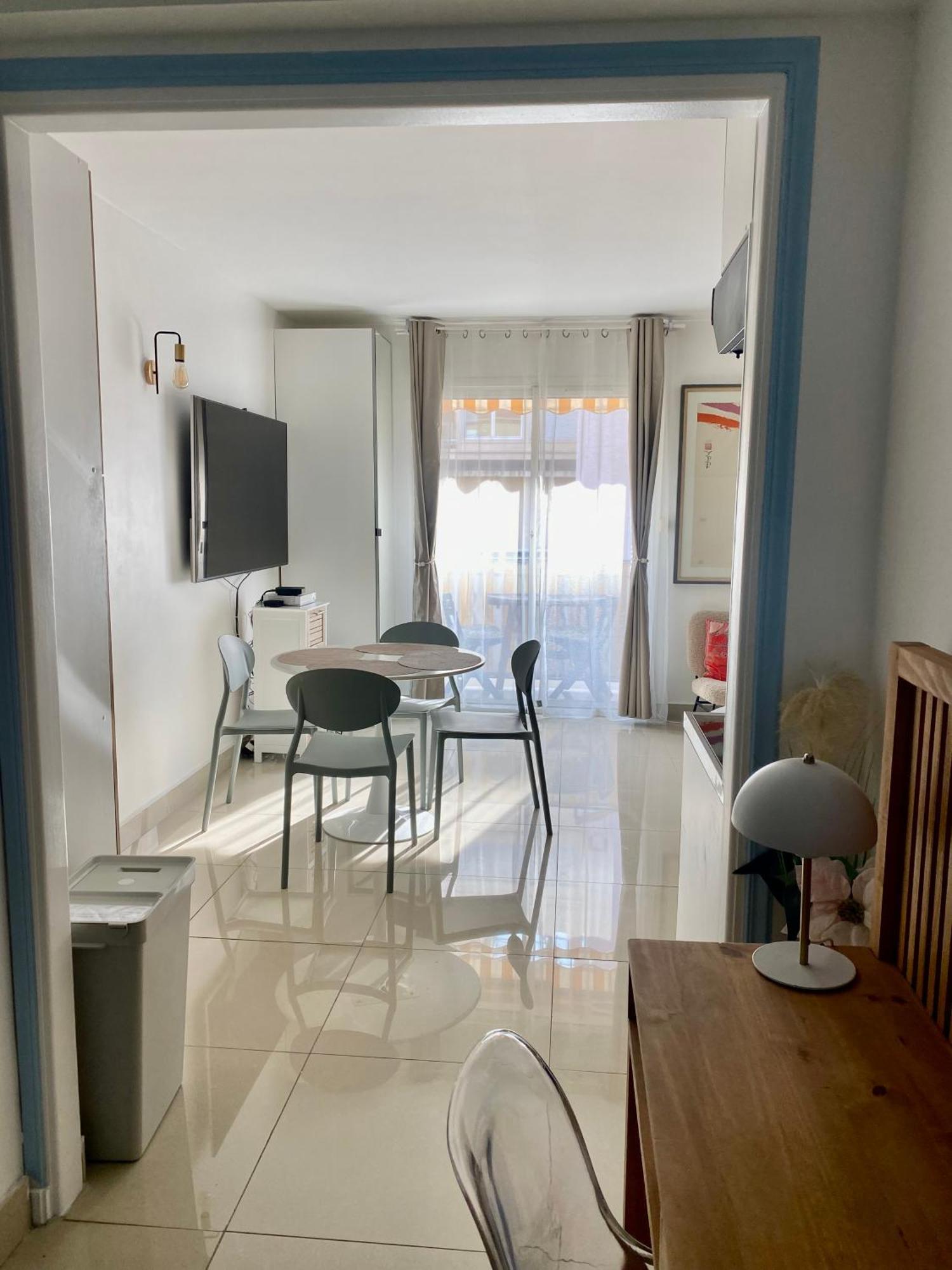 3 Pieces- Vieux Port- Terrasse - Parking Possible Apartment Cannes Luaran gambar