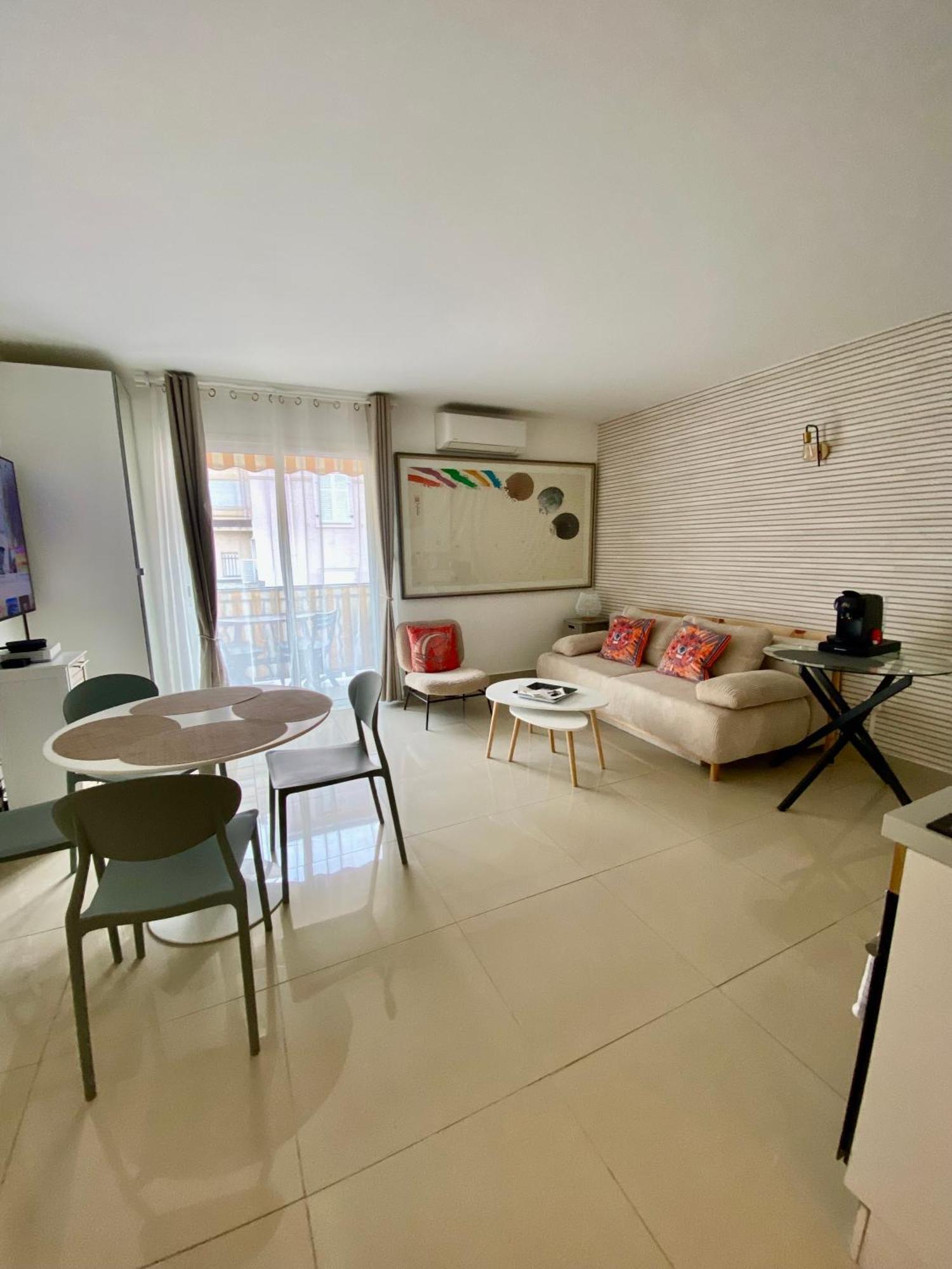 3 Pieces- Vieux Port- Terrasse - Parking Possible Apartment Cannes Luaran gambar
