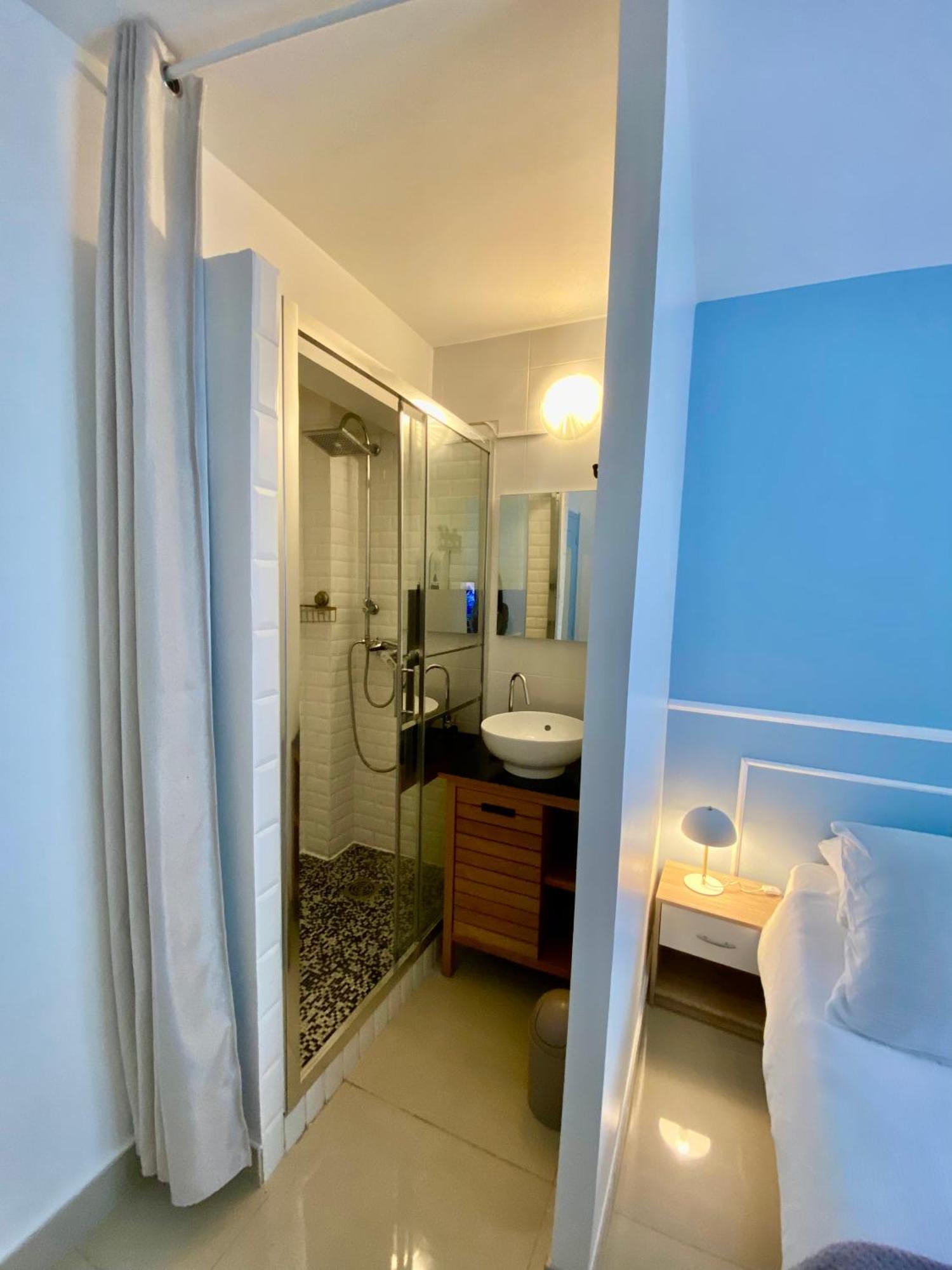 3 Pieces- Vieux Port- Terrasse - Parking Possible Apartment Cannes Luaran gambar